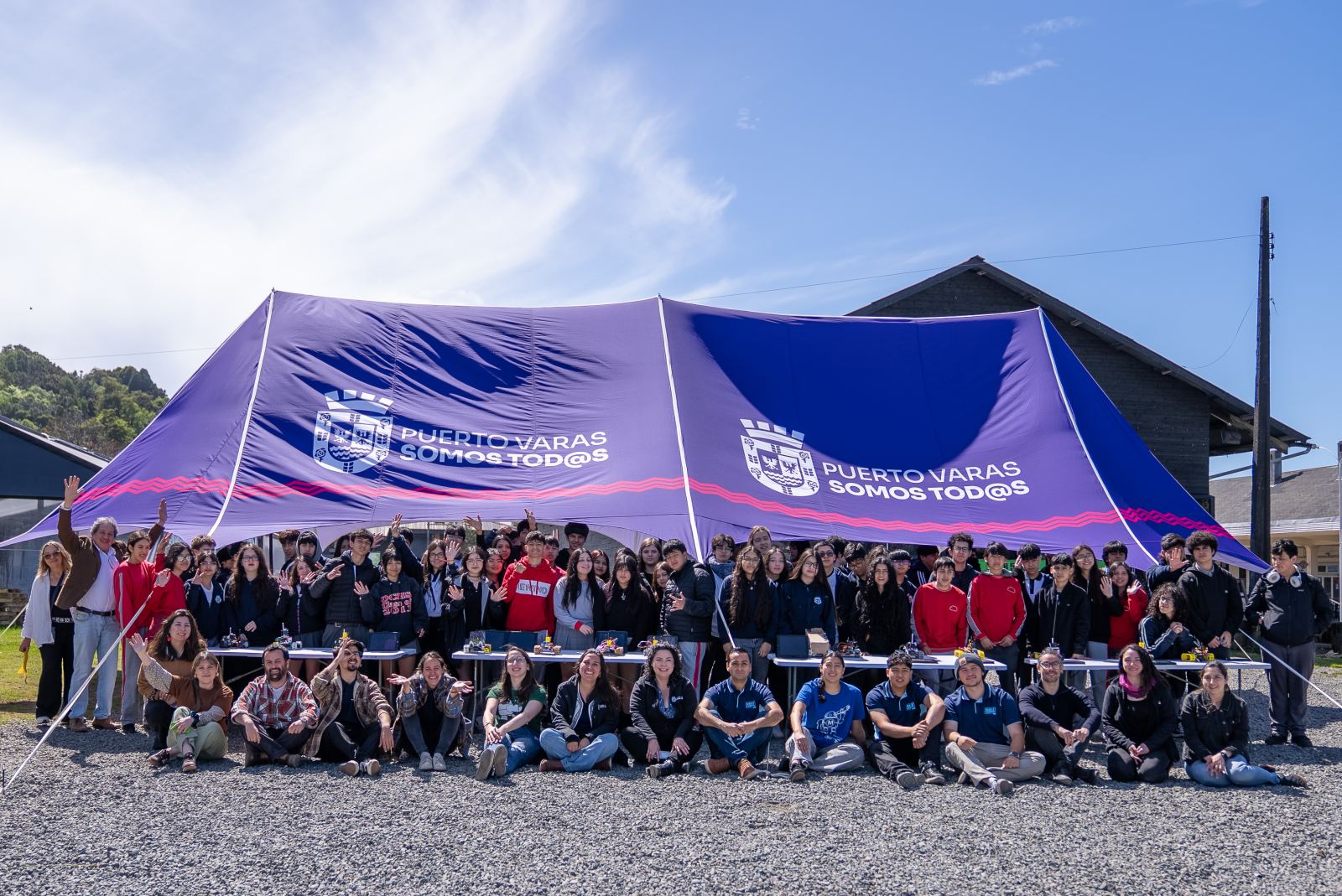 Estudiantes y comunidad reunidos en el bootcamp escolar de Biotech Week